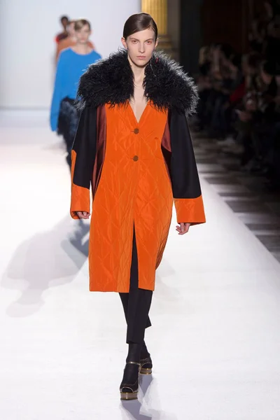 Look 68